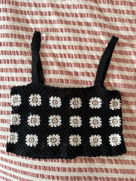 Lucca Tops - Lucca crochet black and white top